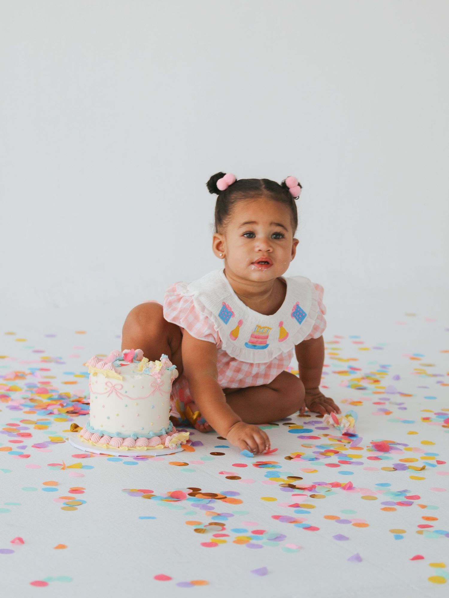 Bright, dreamy, timeless images capturing love, connection, tiny details, and the beautiful seasons of family life in Las Vegas.
