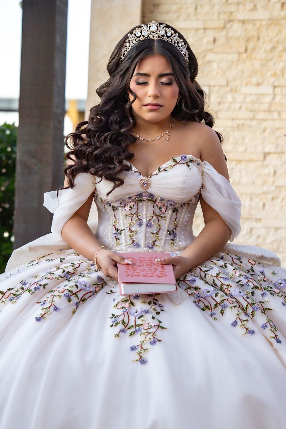 Lay'lugh's Quince December 2025
