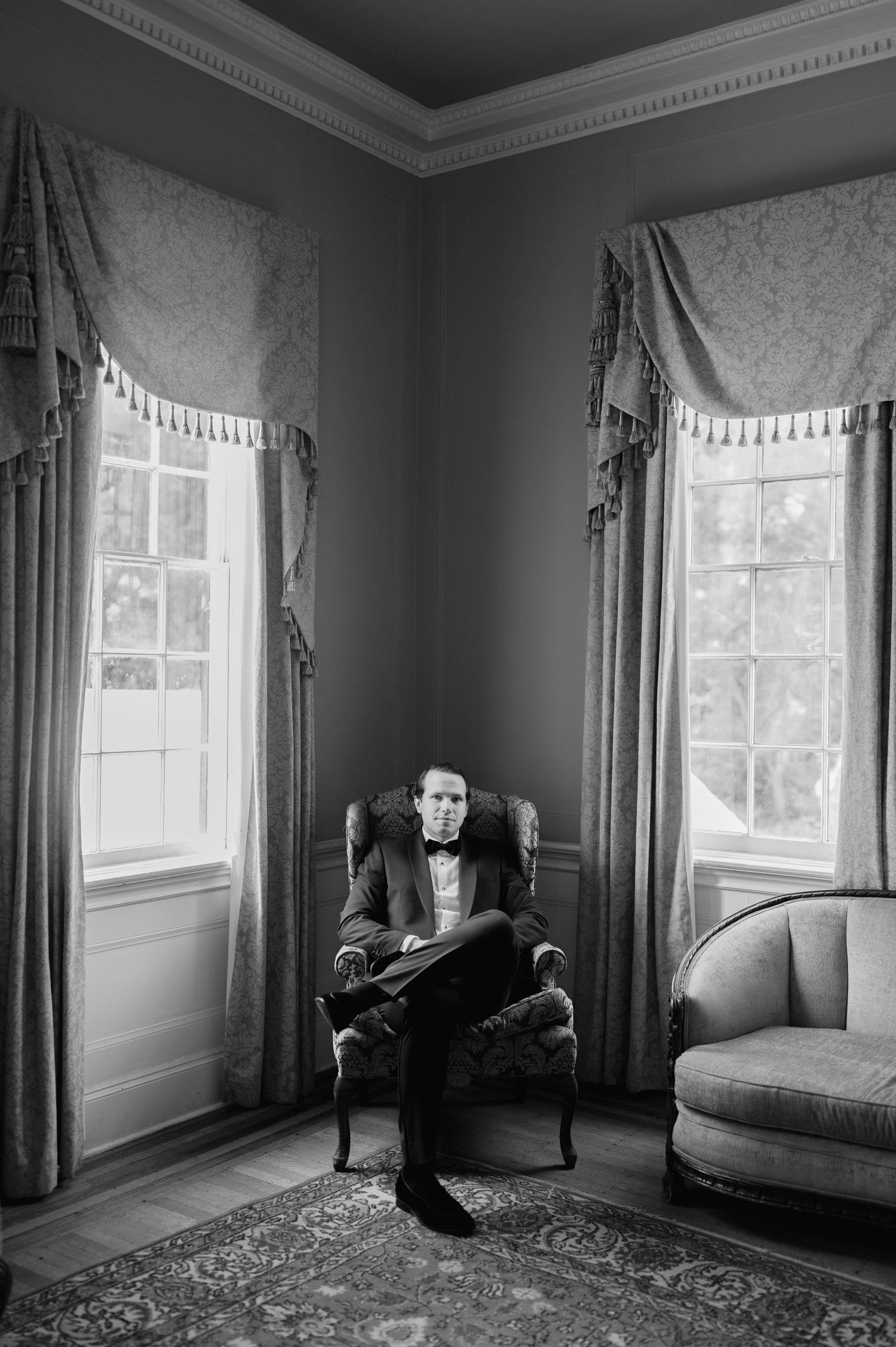 Lowndes Grove wedding photography captured by candid, timeless Charleston wedding photographer, Allison Hanson Photography