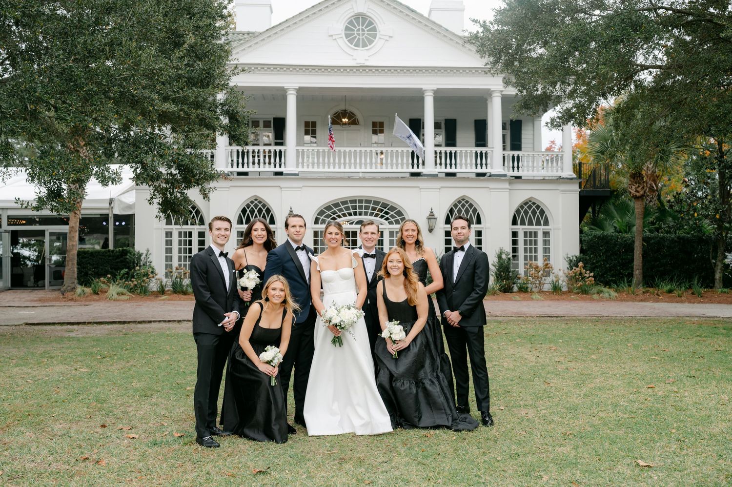 Lowndes Grove wedding photography captured by candid, timeless Charleston wedding photographer, Allison Hanson Photography