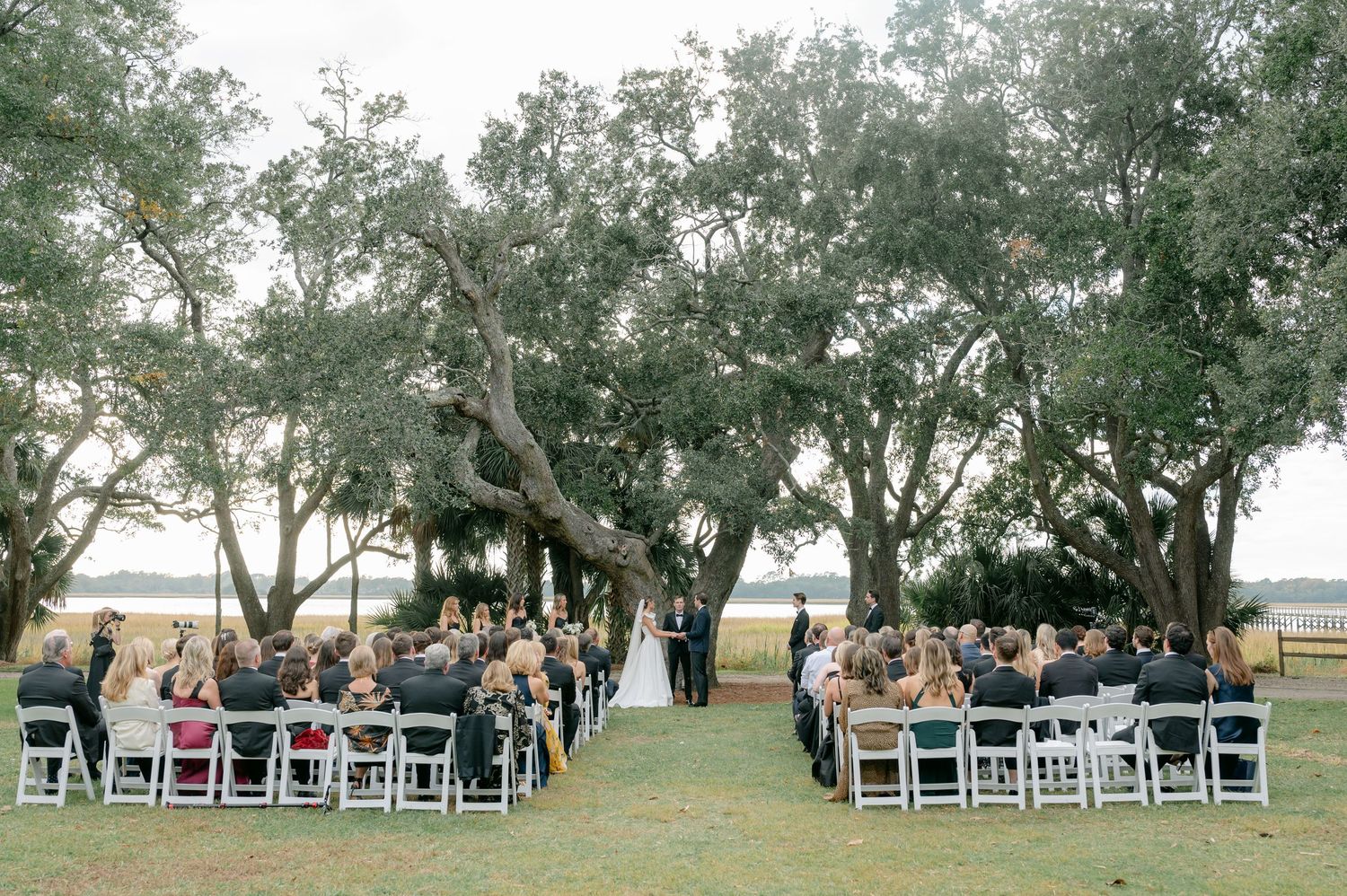 Lowndes Grove wedding photography captured by candid, timeless Charleston wedding photographer, Allison Hanson Photography