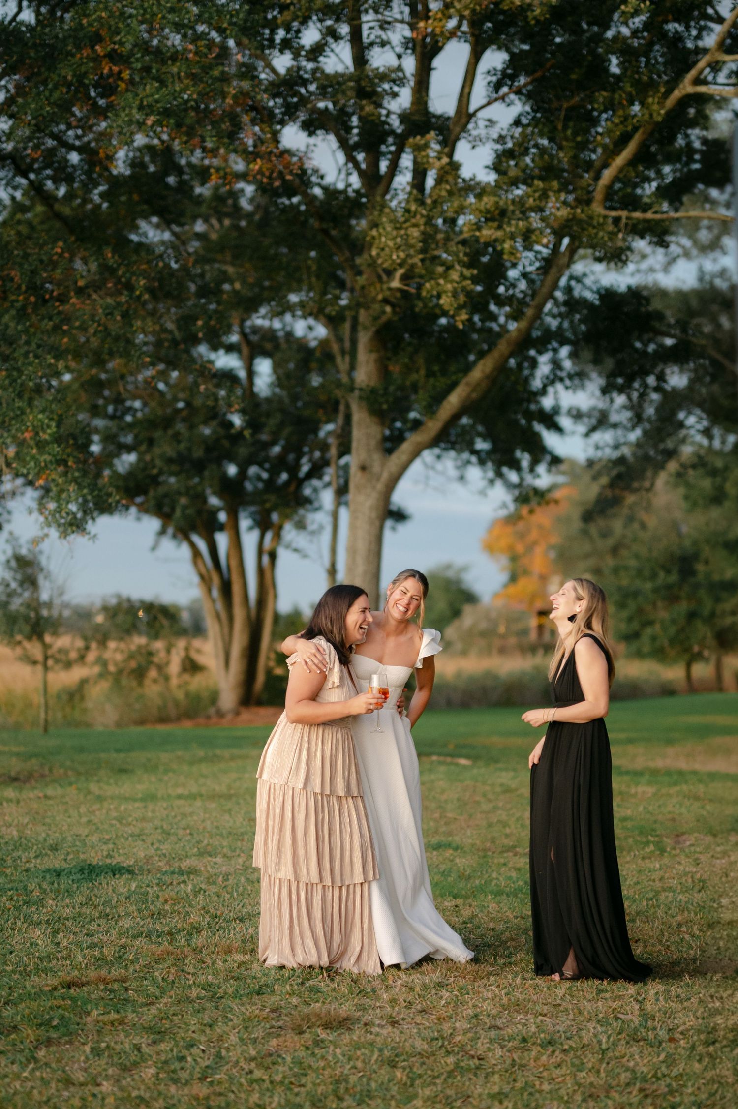 Lowndes Grove wedding photography captured by candid, timeless Charleston wedding photographer, Allison Hanson Photography