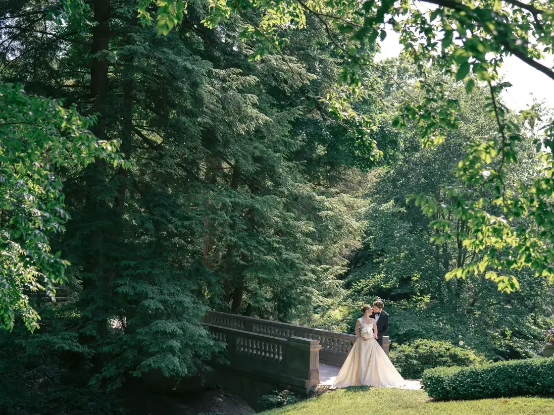 Romantic outdoor garden wedding venue in Indianapolis