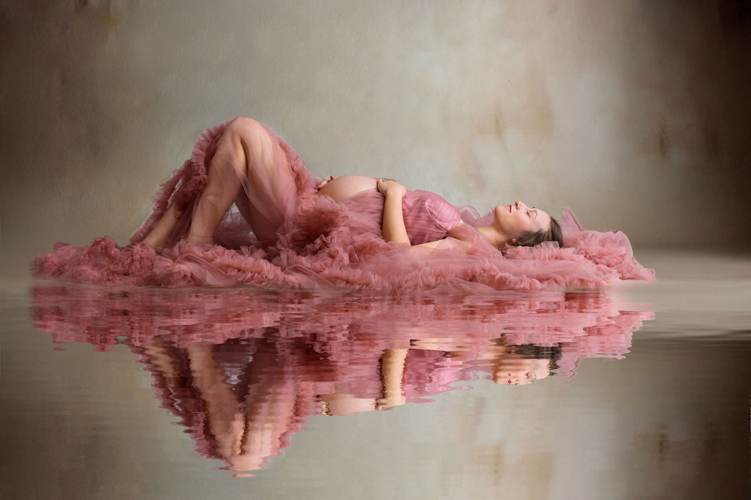 photographers midland tx maternity photographer midland tx water reflection maternity shoot studio maternity session maternity session