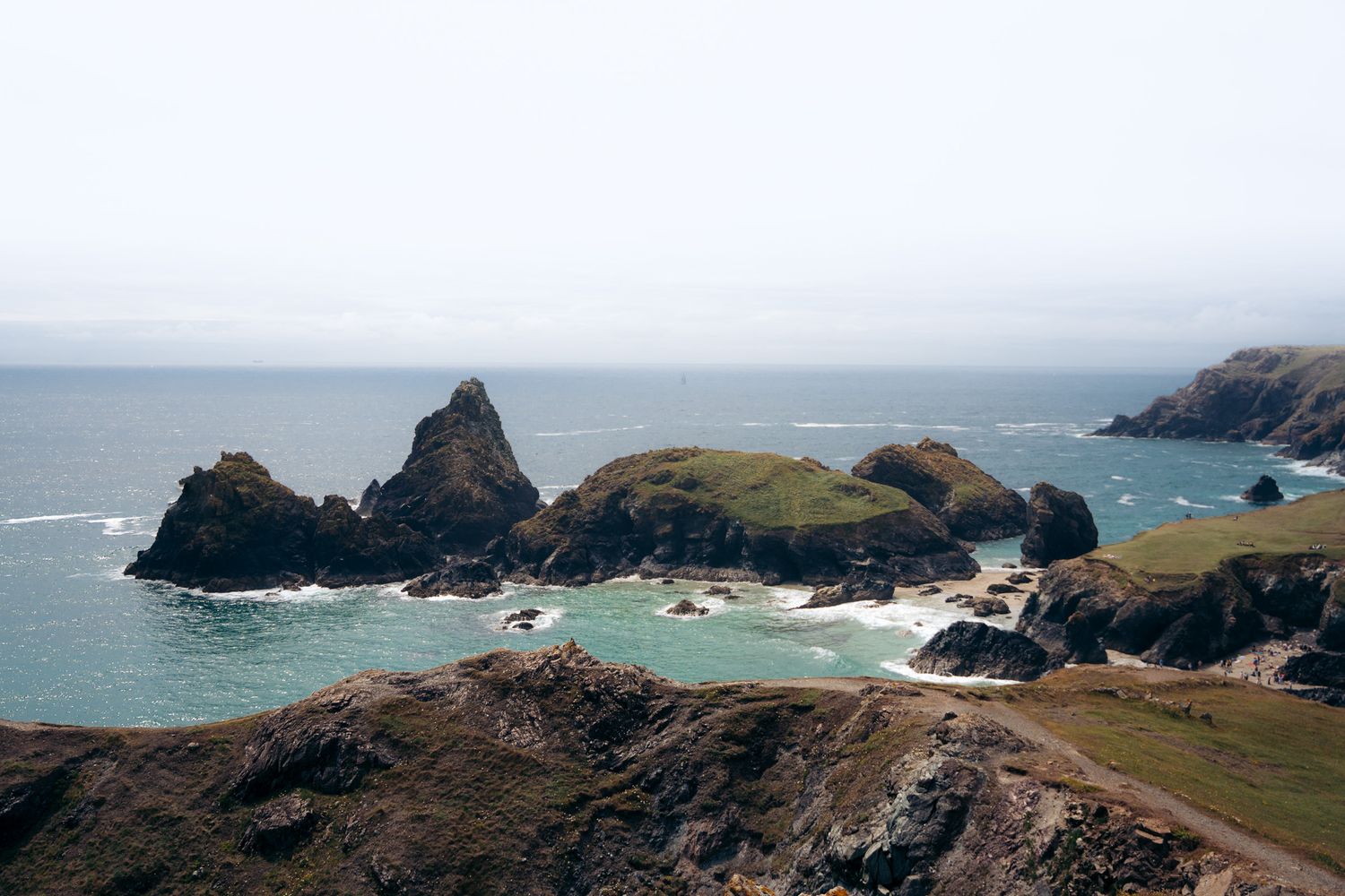 kynance cove plage dans les cornouailles en angleterre