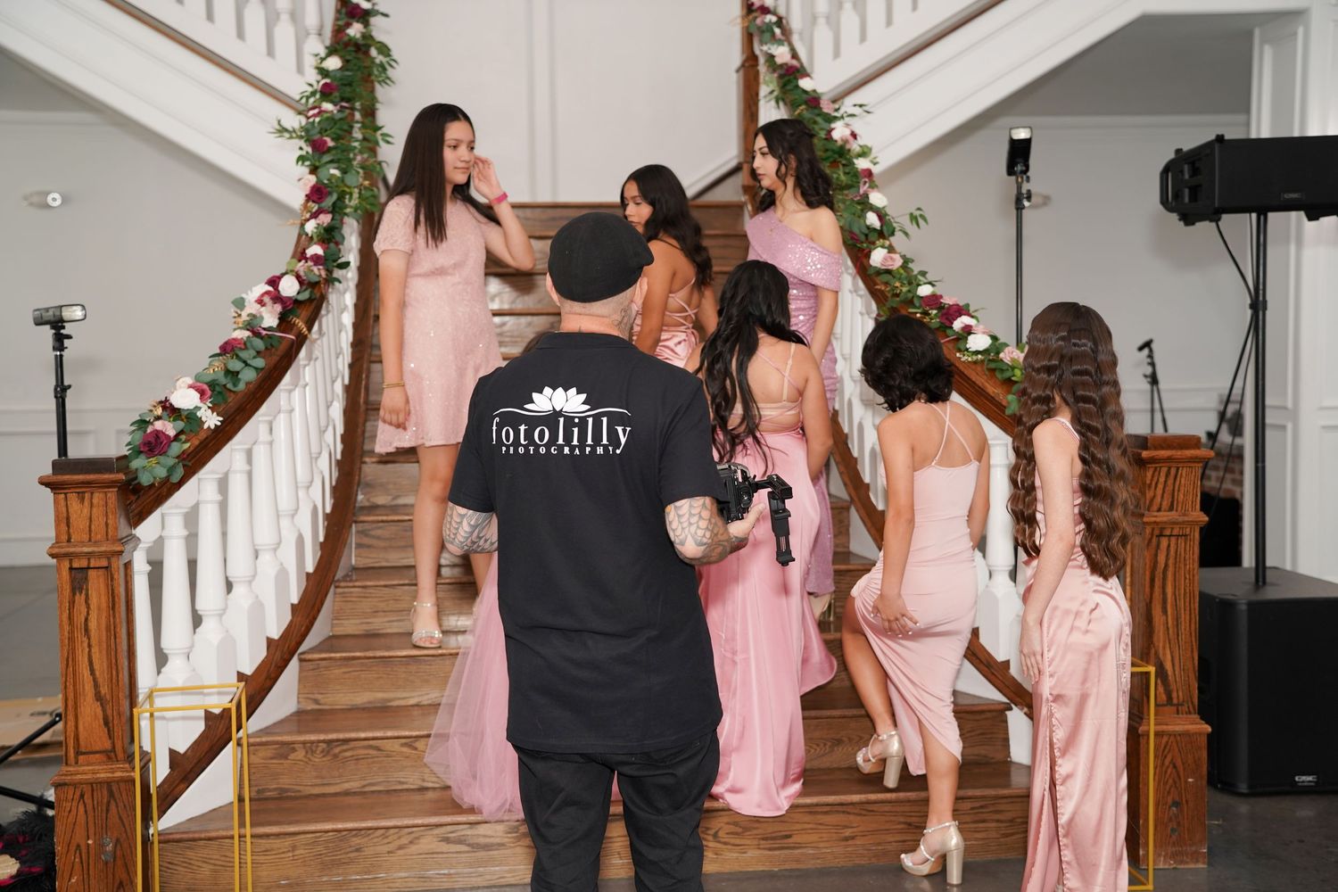 Sesión formal de quinceañera en Fort Worth con poses elegantes y dirección profesional