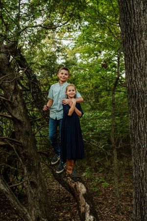 Memphis Family Portrait of homeschool family on farm in Collierville, Tennessee during golden hour.