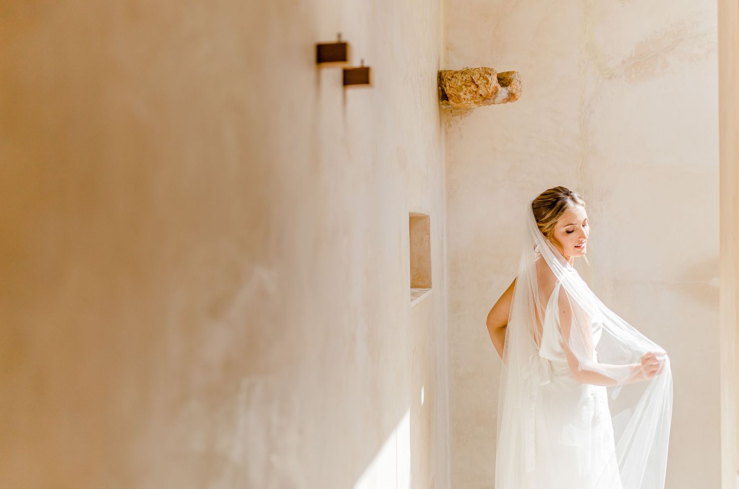 Candid hacienda wedding in Mérida Yucatán – authentic love story in Hacienda Sac Chich.