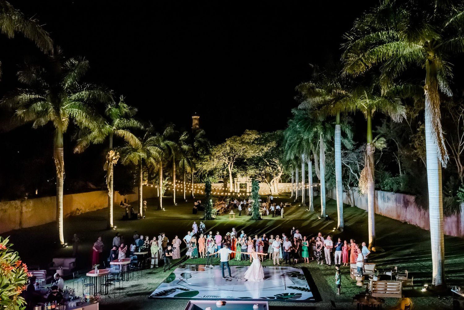 Candid hacienda wedding in Mérida Yucatán – authentic love story in Hacienda Sac Chich.