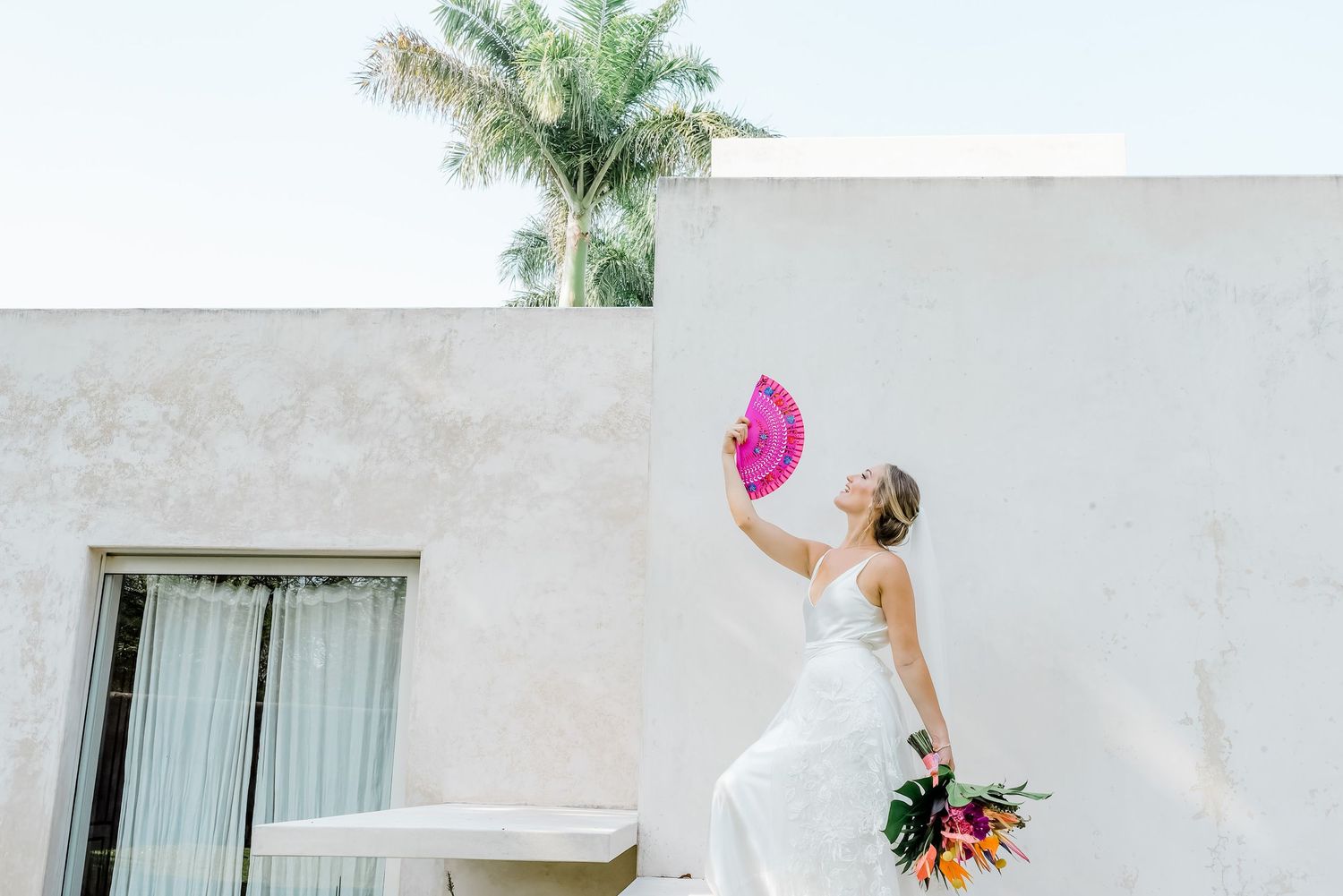 Candid hacienda wedding in Mérida Yucatán – authentic love story in Hacienda Sac Chich.