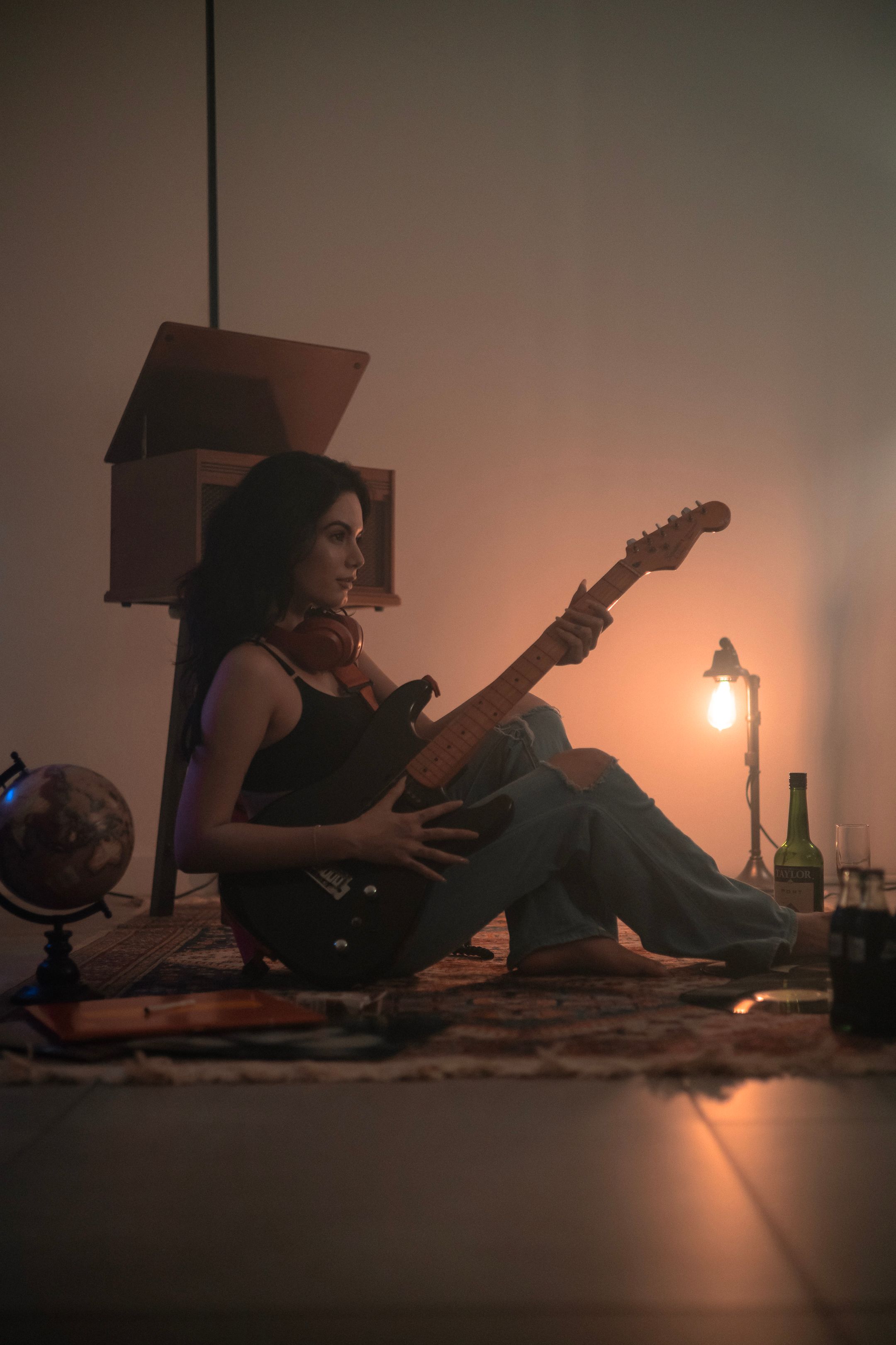 Cinematic portrait of guitarist in candlelight, A Star Is Born inspired. Styled for FAU Theatre musicians and Spotify artists. MannyPortrait