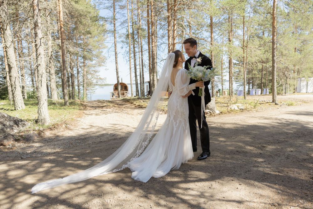 Documentary wedding photographer.
