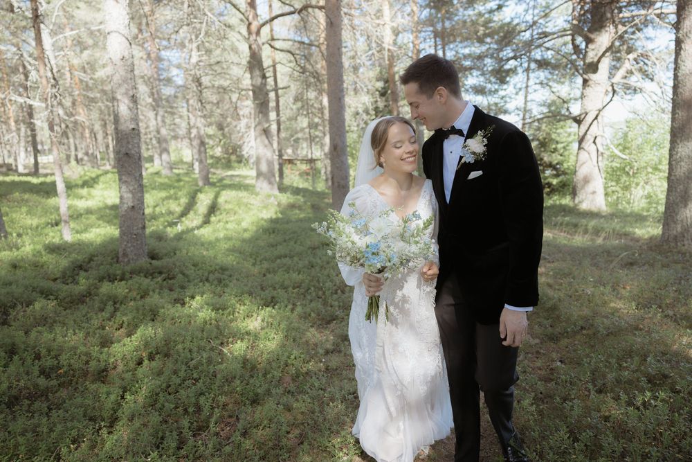 Documentary wedding photographer.