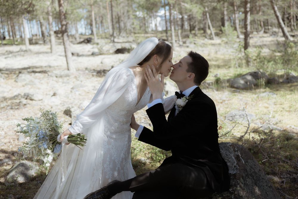 Documentary wedding photographer.