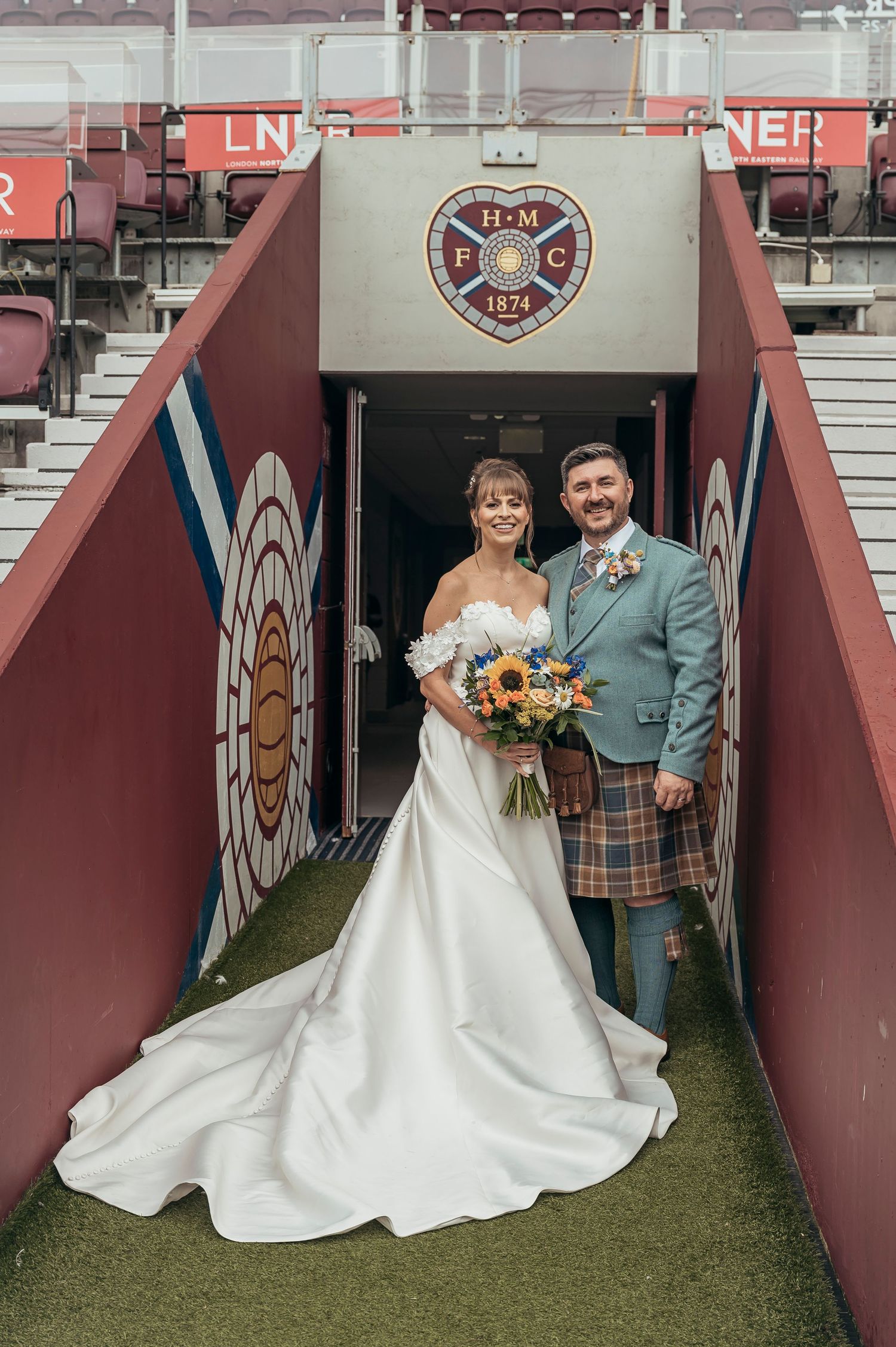 Scottish Wedding Photographer
Scottish Wedding
Central Scotland Wedding Photographer
Tynecastle Park Wedding
