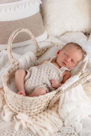 Newbornshooting München, Erding und Umgebung im Boho-Stil, Neugeborenenfotografie