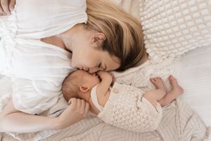 Newbornshooting München, Erding und Umgebung im Boho-Stil, Neugeborenenfotografie