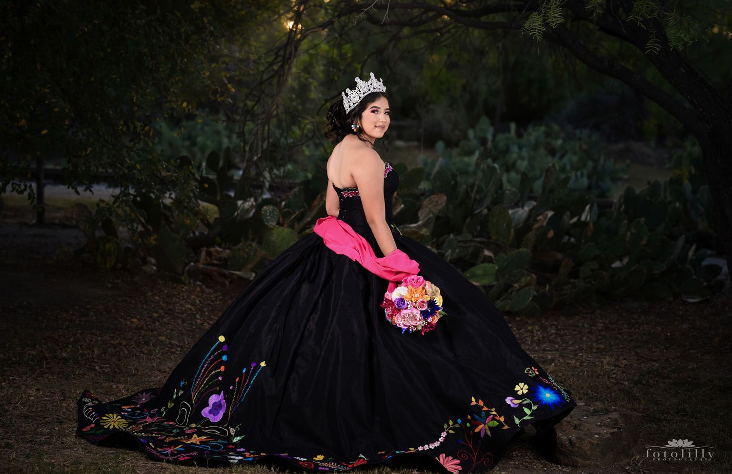 Easy copy and paste ChatGPT prompts for quince planning created by Fotolilly Photography for Dallas Fort Worth families