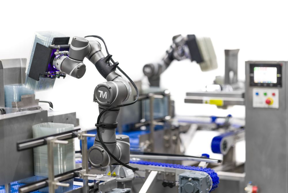 Technical photography of Brillopak robotic packing systems and industrial automation by engineering-led photographer Alan Harbord.