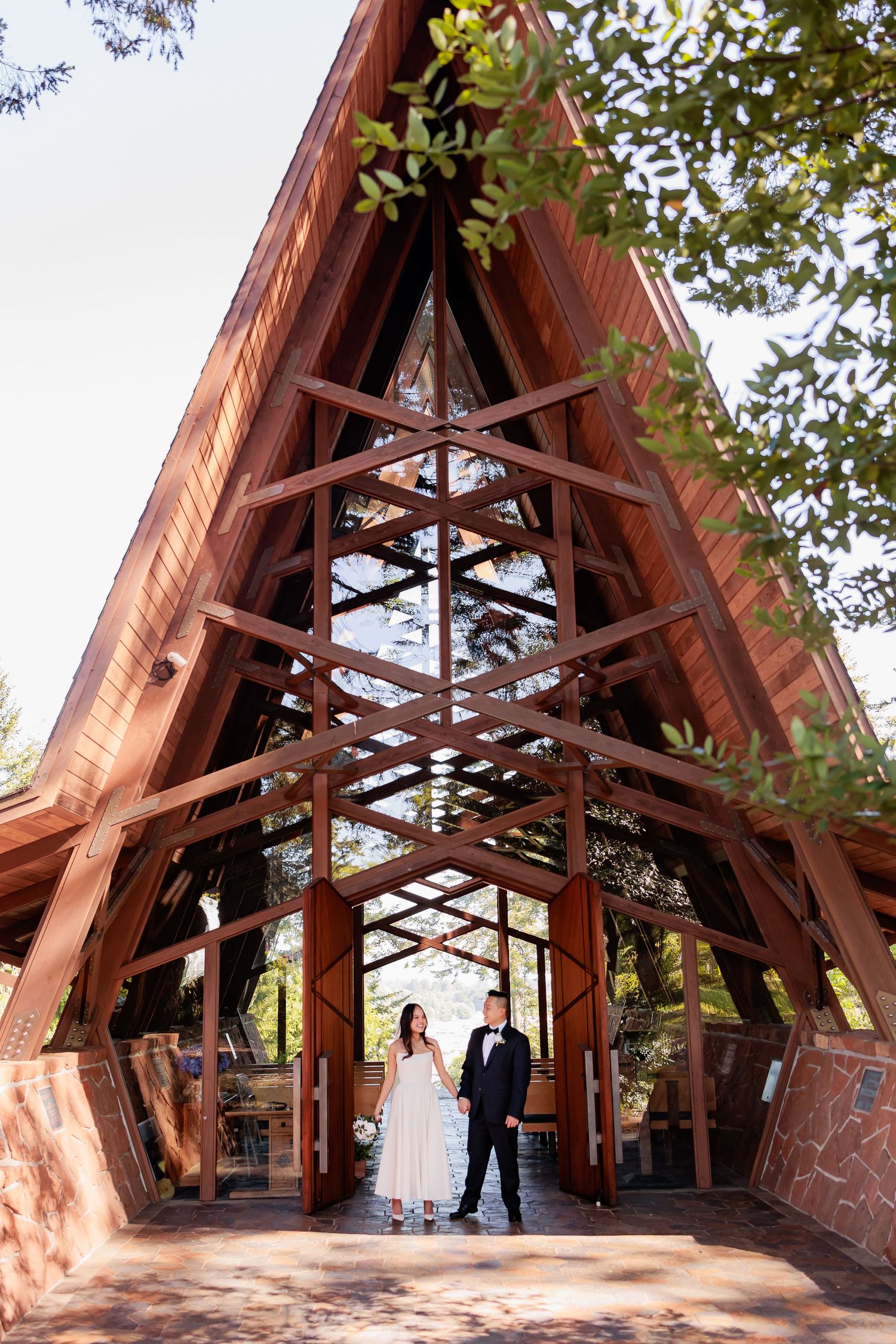 Happy couple eloping at Capella by the Sea venue in Brookings, Oregon