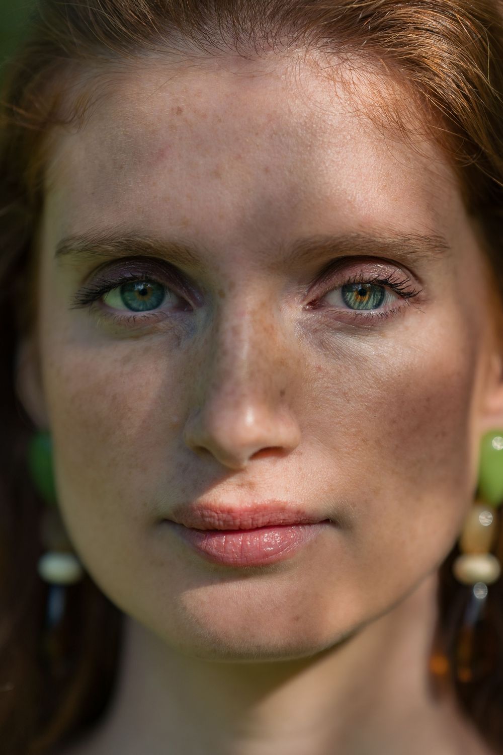 Portrait serré d'une jeune femme
