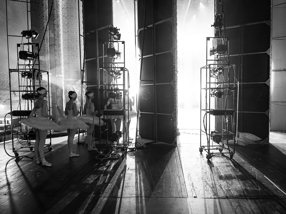 backstage photography, behind the scenes photography, dance backstage, theatre backstage photography, rehearsal photography, performing arts