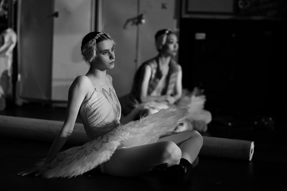 backstage photography, behind the scenes photography, dance backstage, theatre backstage photography, rehearsal photography, performing arts