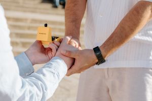 Emotional gay proposal moment captured in Montjuïc Gardens, Barcelona