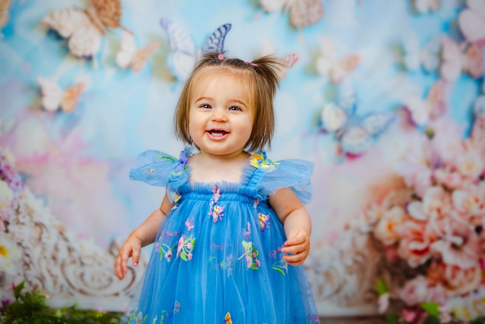The sweetest first birthday session filled with bright colors, big smiles, and picture-perfect memories
