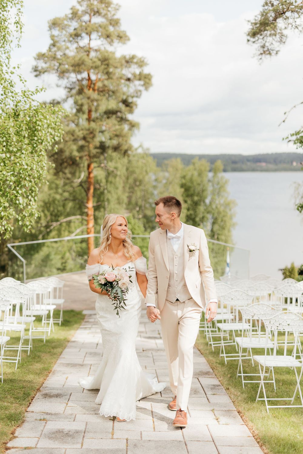 Ammattitaitoinen hääkuvaaja