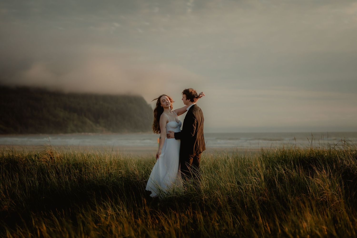 Oregon coast elopement photographer.