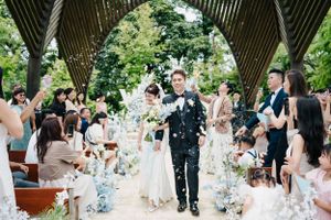 渴望影像｜專業經營的台灣婚禮攝影團隊，服務高雄、台南、台中、台北、新北及全台新人，擅長美式戶外婚禮、證婚儀式與自然時尚婚禮紀實，以明亮自然的光感、細膩構圖與真實情感，完整記錄婚禮準備、儀式與宴會中的每個動人時刻，並提供紐西蘭海外婚禮、海外婚紗與旅拍服務。
