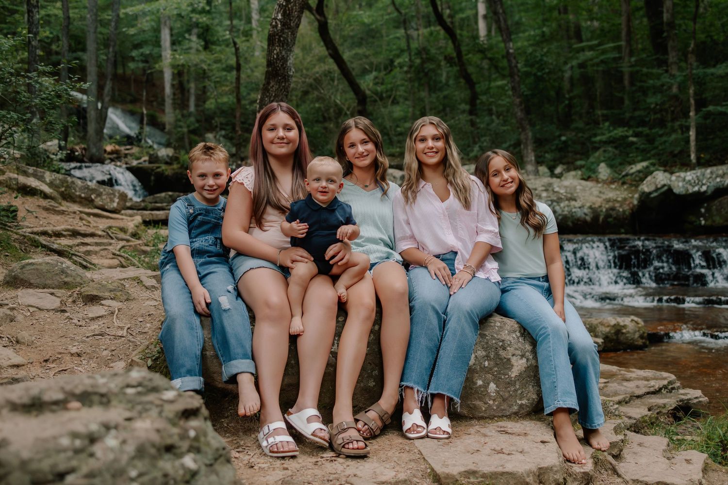 Family session at Collins Creek. Heber Springs, Arkansas. Cleburne County

outdoor family photography Central
