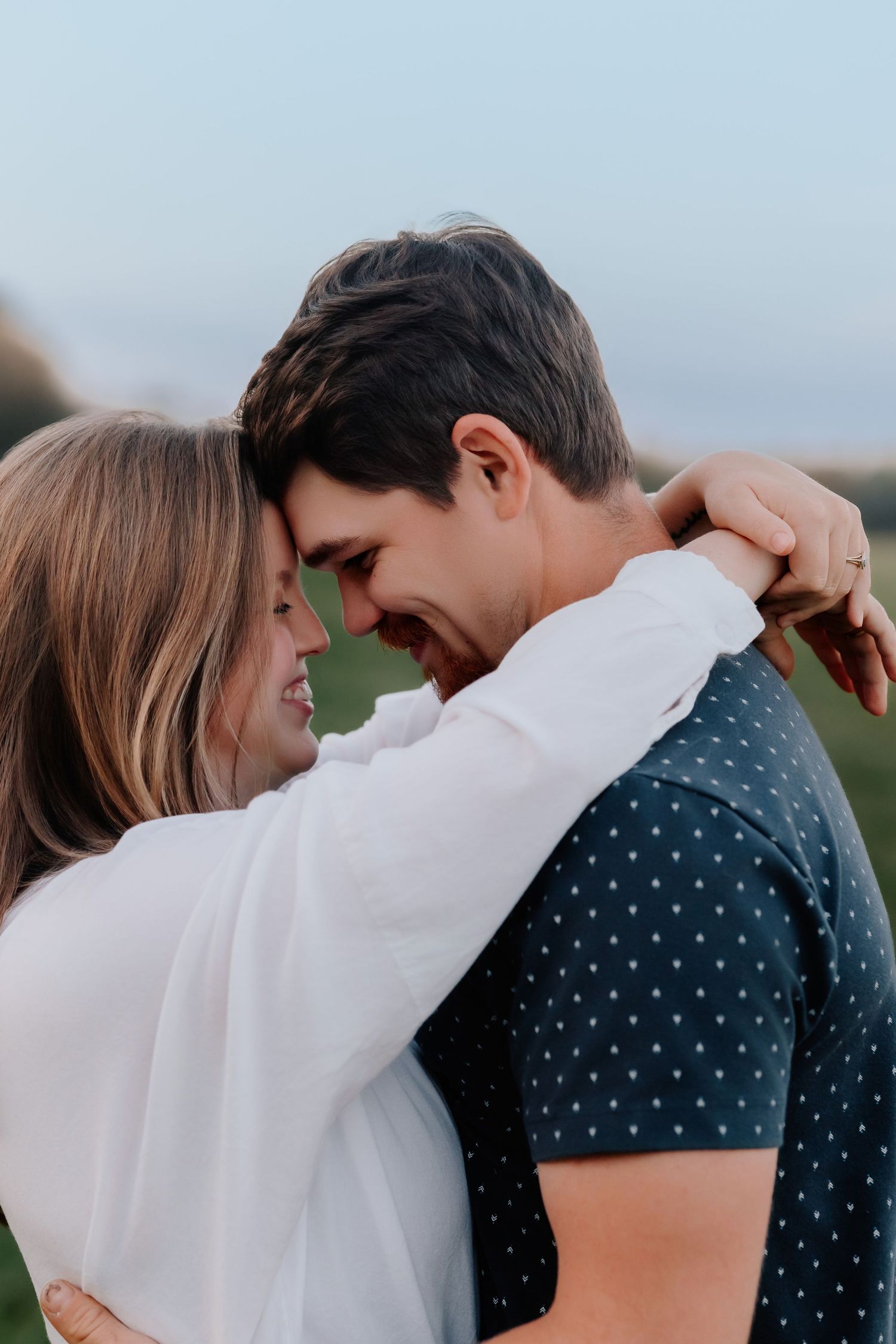 Cuddle couple in Lonoke Arkansas for this Searcy, Arkansas family