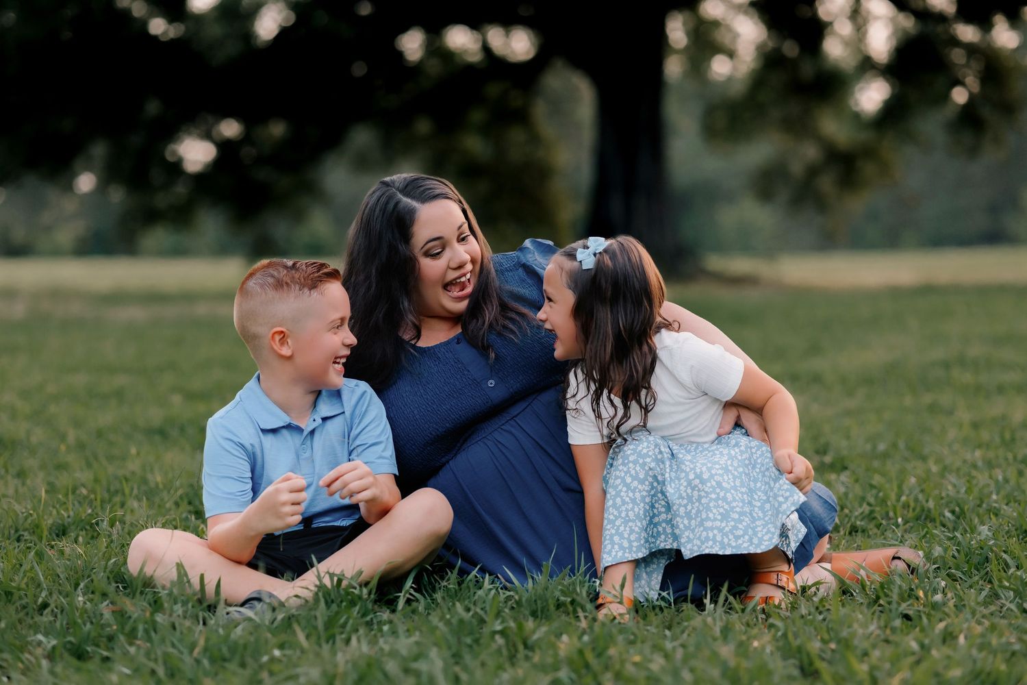 All the laughs here in Lonoke County for this Austin, Arkansas family.

family photographer who captures connection