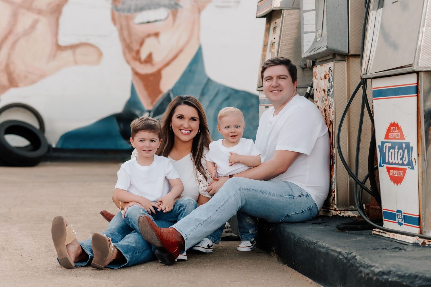 Family session in Lonoke Arkansas. Tate's Garage

themed family photography Central Arkansas
