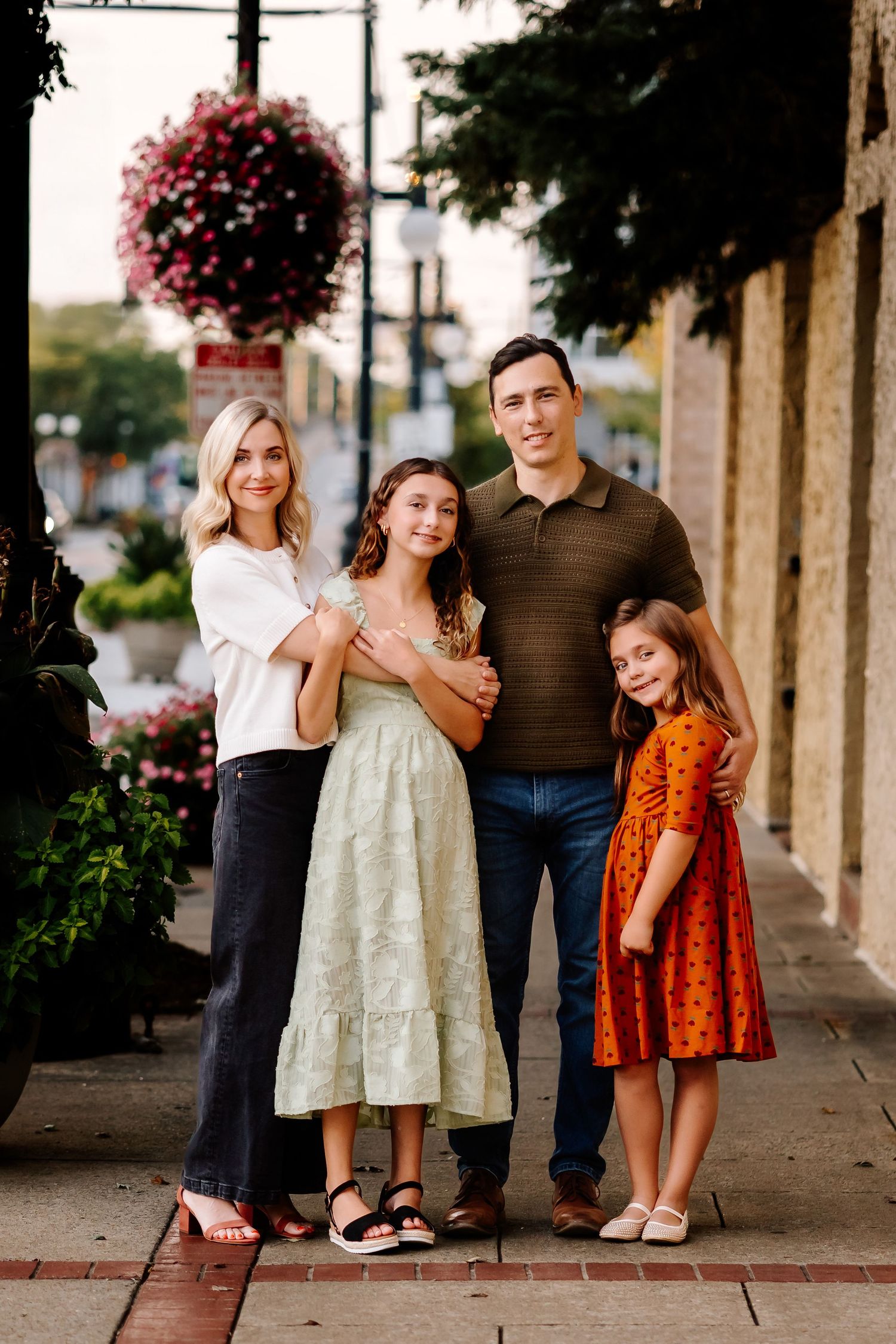 Argenta family session in North Little Rock, Arkansas.

Urban photography family session.