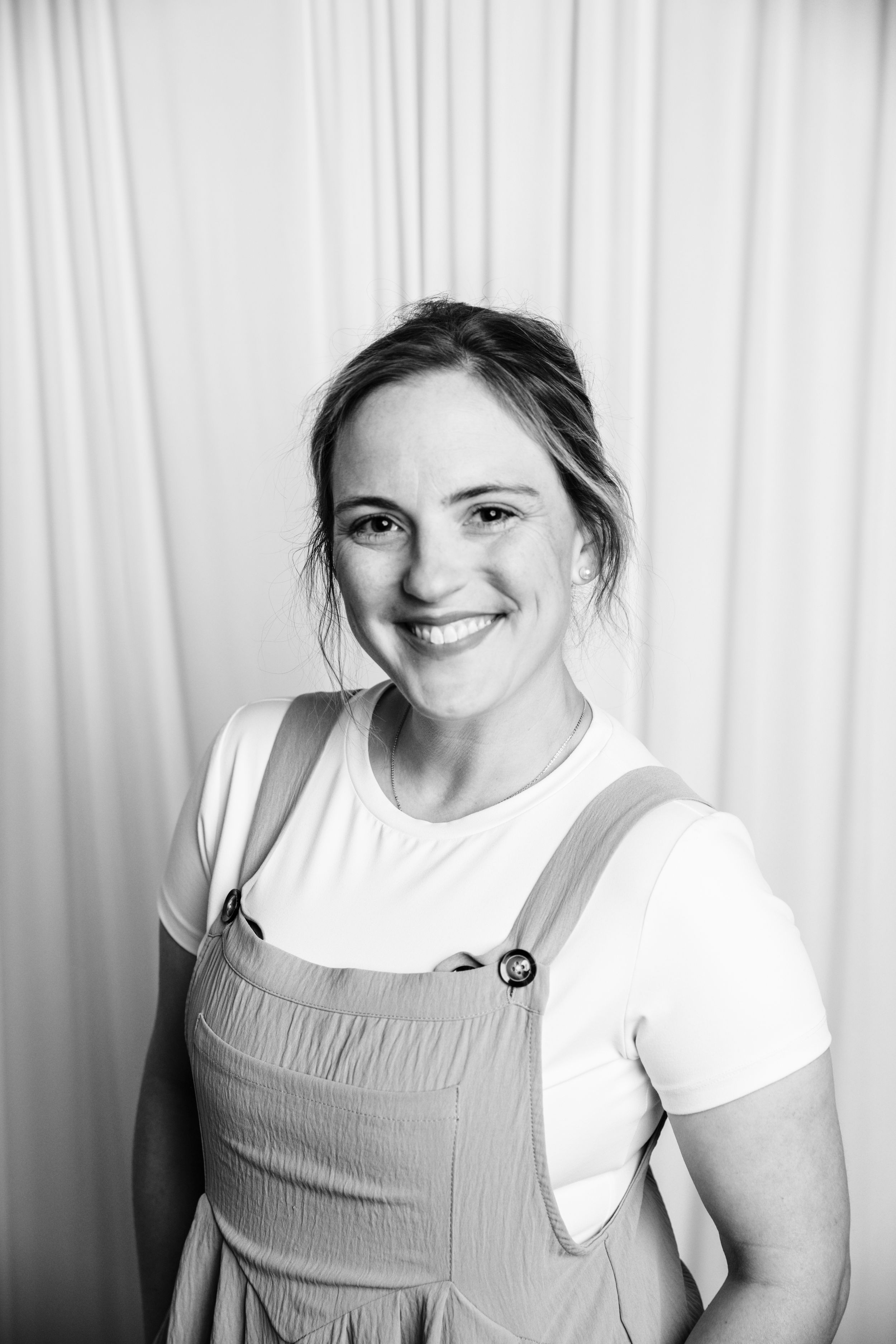 dahlonega wedding photographer, jessica pendley smiling for portrait