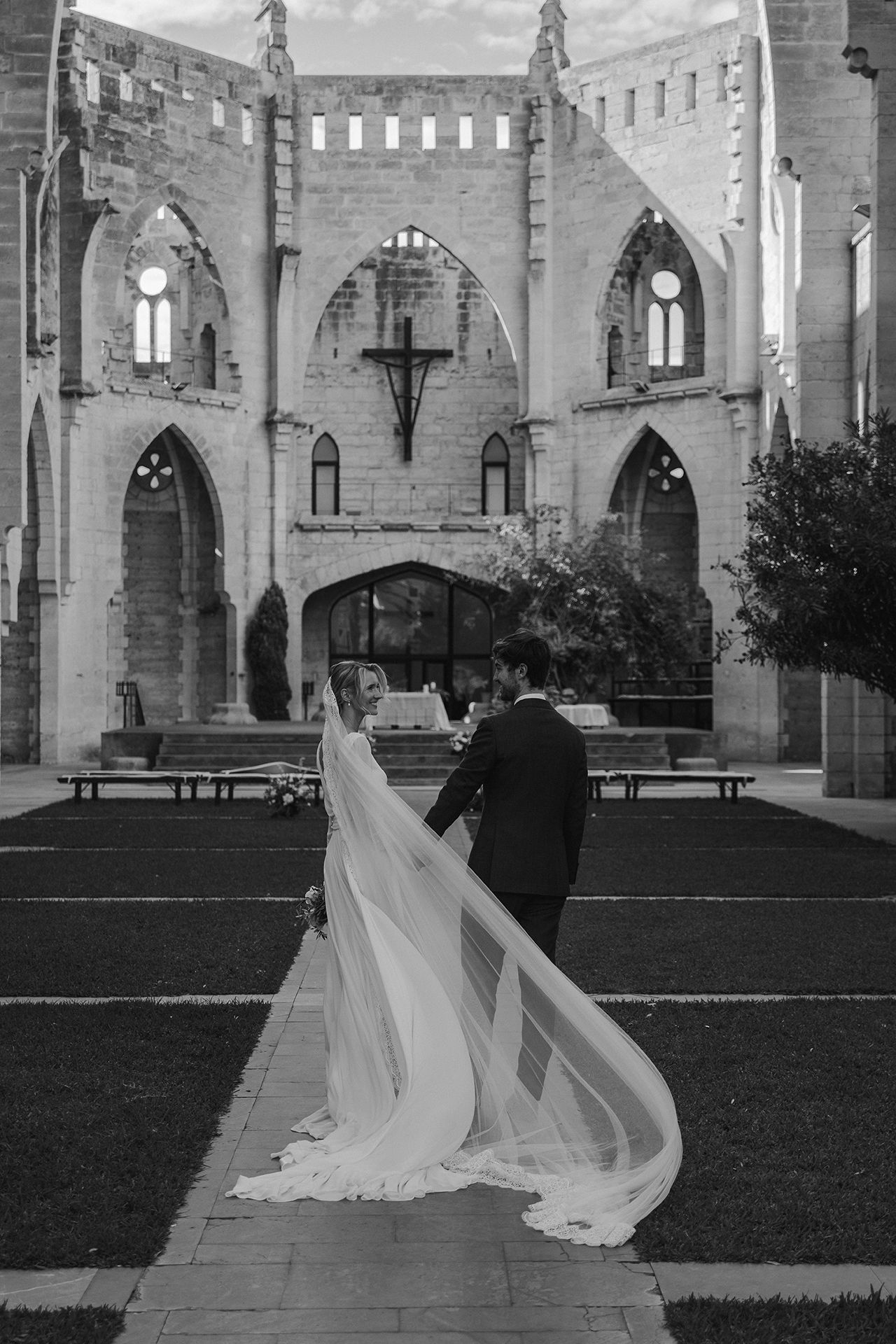 Wedding mallorca photographer, iglesia nova, luxury photographer, candid photos