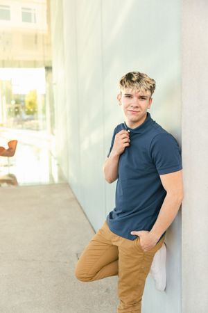 Senior photo poses and ideas for boys senior photos in Iowa