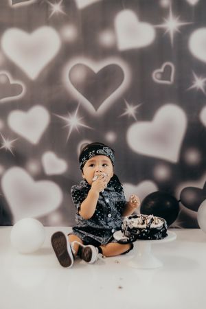 First birthday, cake smash, milestone, cake smash photographer, children photographer, birthday,  mohave county,photographer,arizona