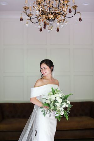 bridal portrait elegant classic beauty