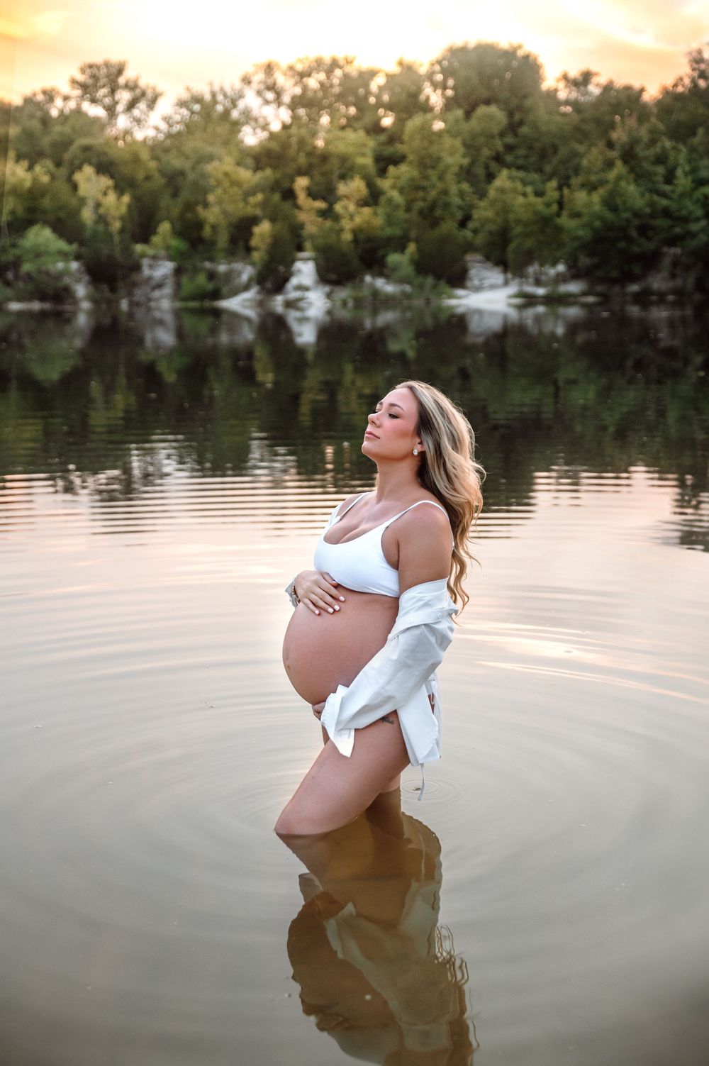 St. Louis maternity photographer Ashley Dawn Photography pregnancy photos St. Charles mo