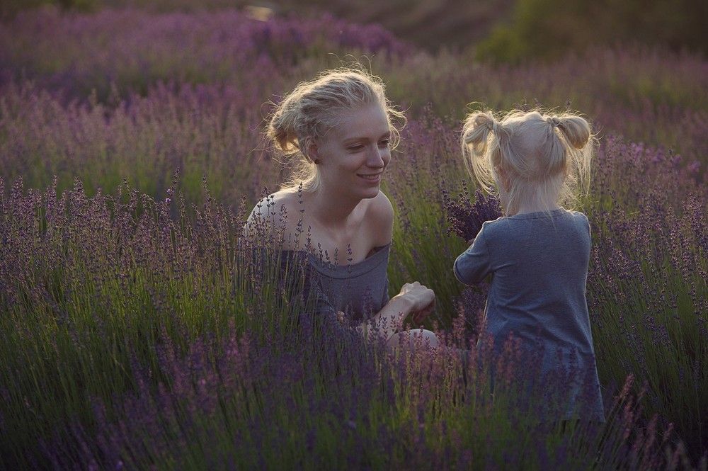 Mother and child portrait in a lavender field captured by Houston family photographer