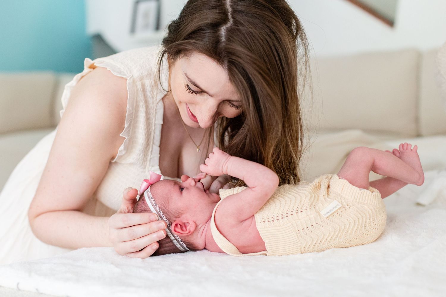 Portrait of a mother and newborn. In-home lifestyle newborn session in Guaynabo, Puerto Rico.
