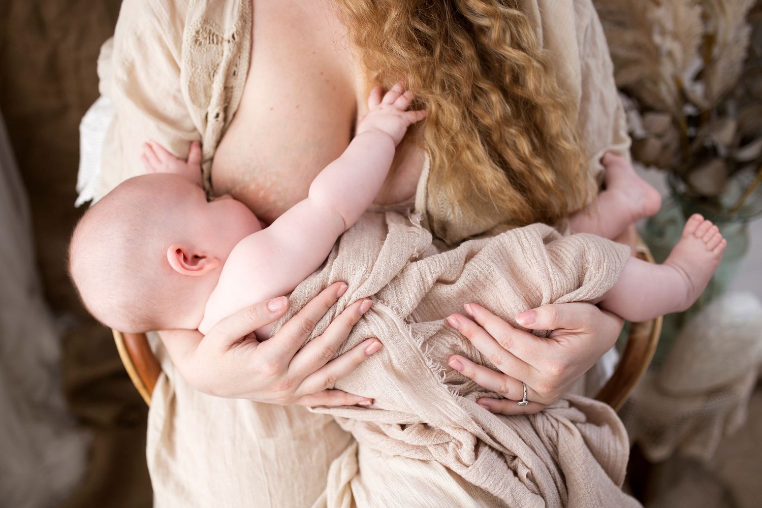 breast feeding portrait by little wonderland photography widnes cheshire