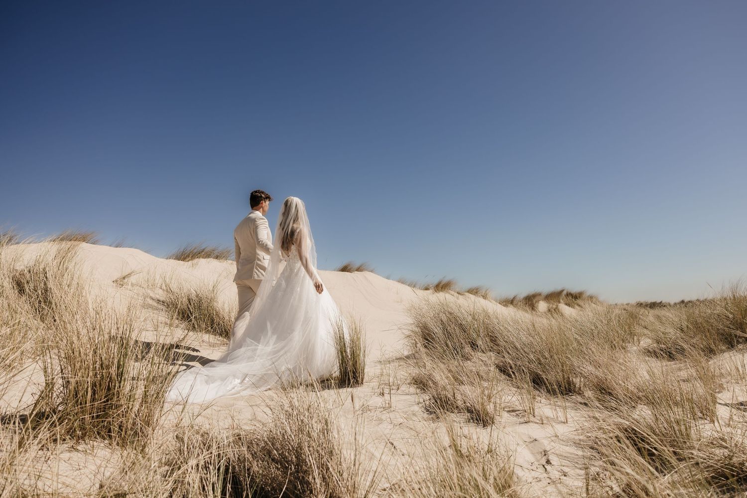 Trouwfotograaf Limburg, Trouwen Limburg, trouwreportage, bruidsfotografie, beste trouwfotograaf, Beste trouwfotograaf van Limburg, spontaan