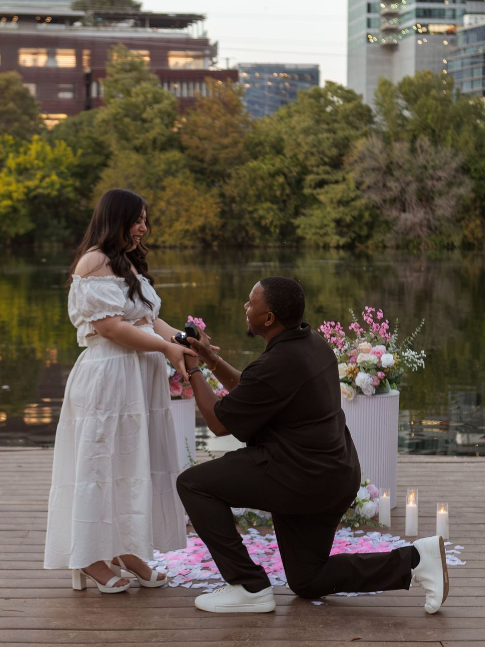 guy proposing to women at butler metro park.
