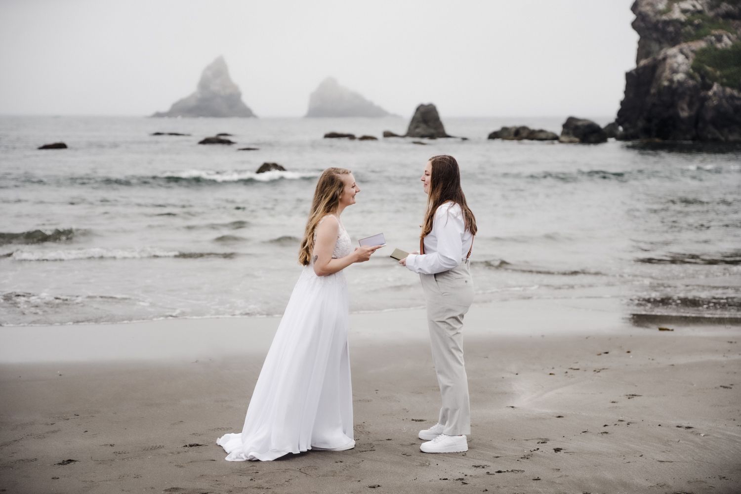 Exchanging vows on the southern Oregon Coast - private vow exchange with photographer as officiant