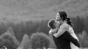 Wedding images by Albury Wodonga Wedding Photographer Jason Robins, 2025 Australian Wedding Photographer of the Year.